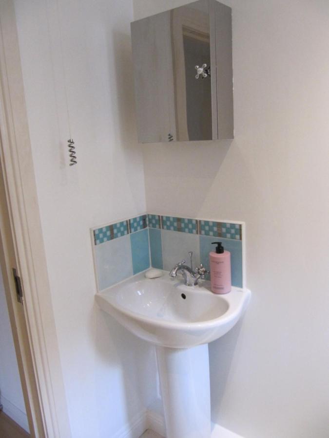 Cozy Off Road 2 Bedroom Cottage Apartment With Free Wi-Fi And Private Parking Glasgow Exteriér fotografie